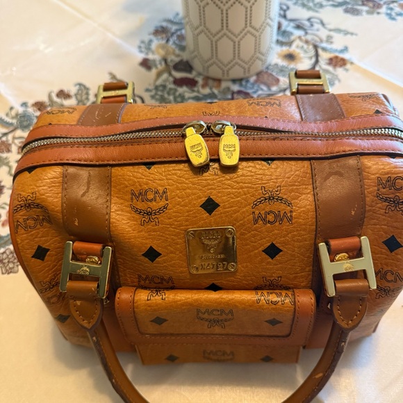 MCM Preowned cognac Leather Bag with Gold embossed hardware. - Picture 5 of 15